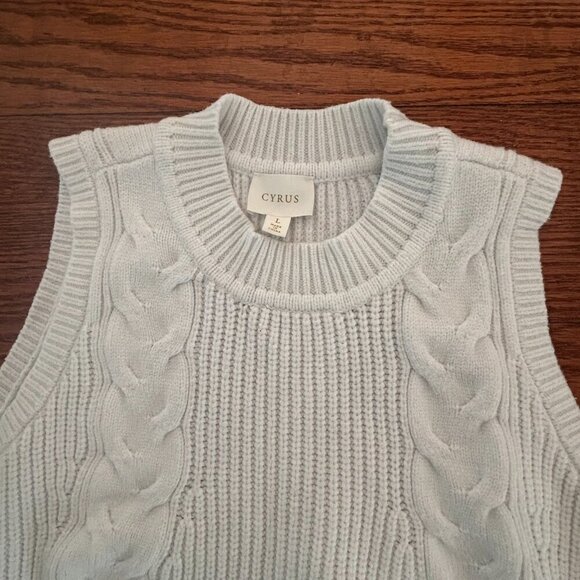Cyrus Juniors Size Large White Cable Knit Crewneck Sweater Vest Academia Preppy - Picture 9 of 11